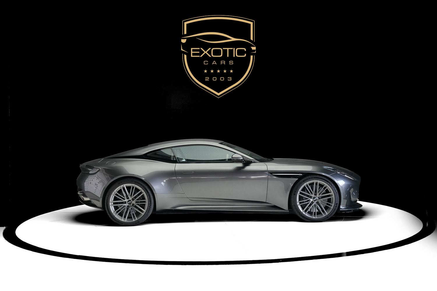 Aston Martin DB12