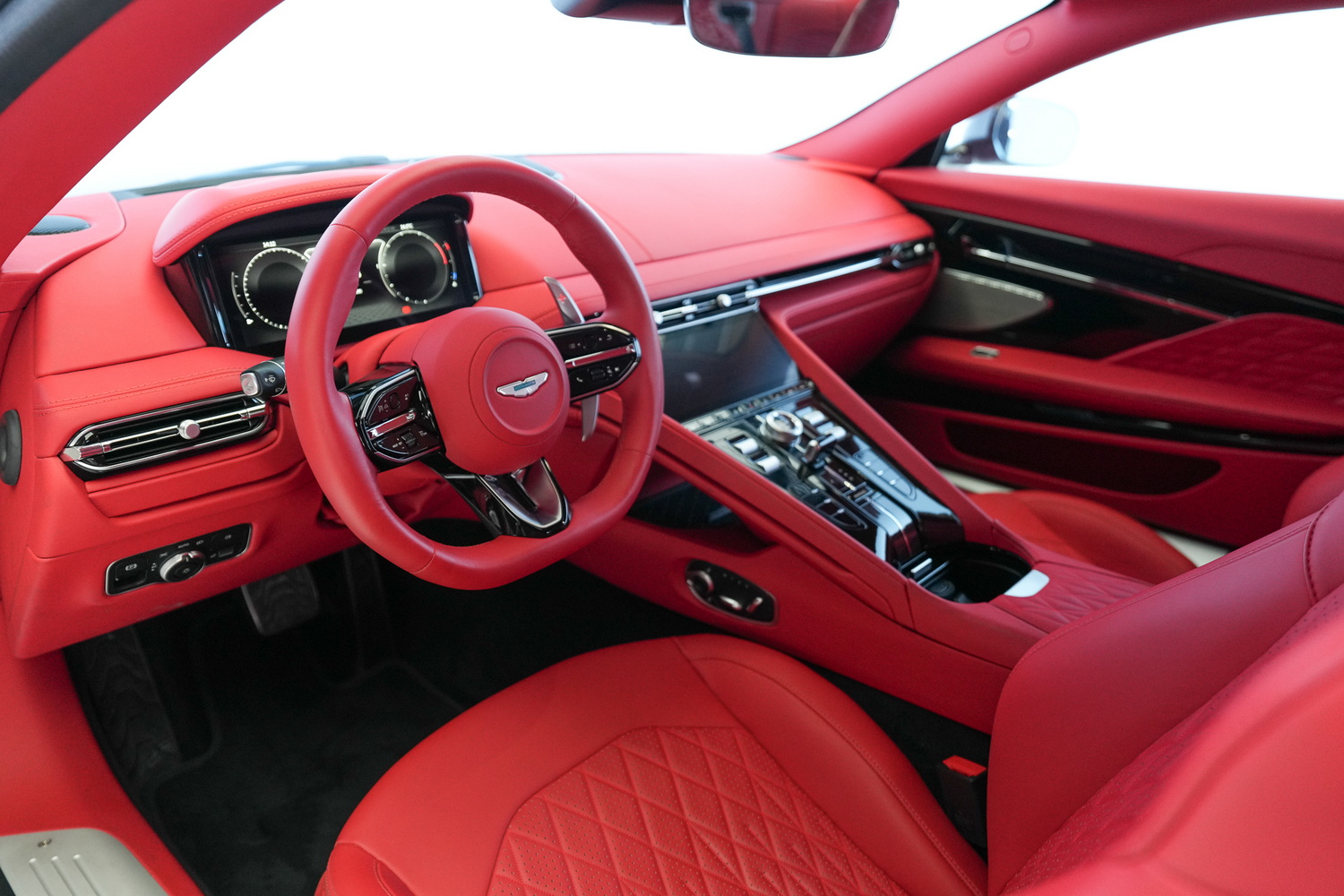 Aston Martin DB12