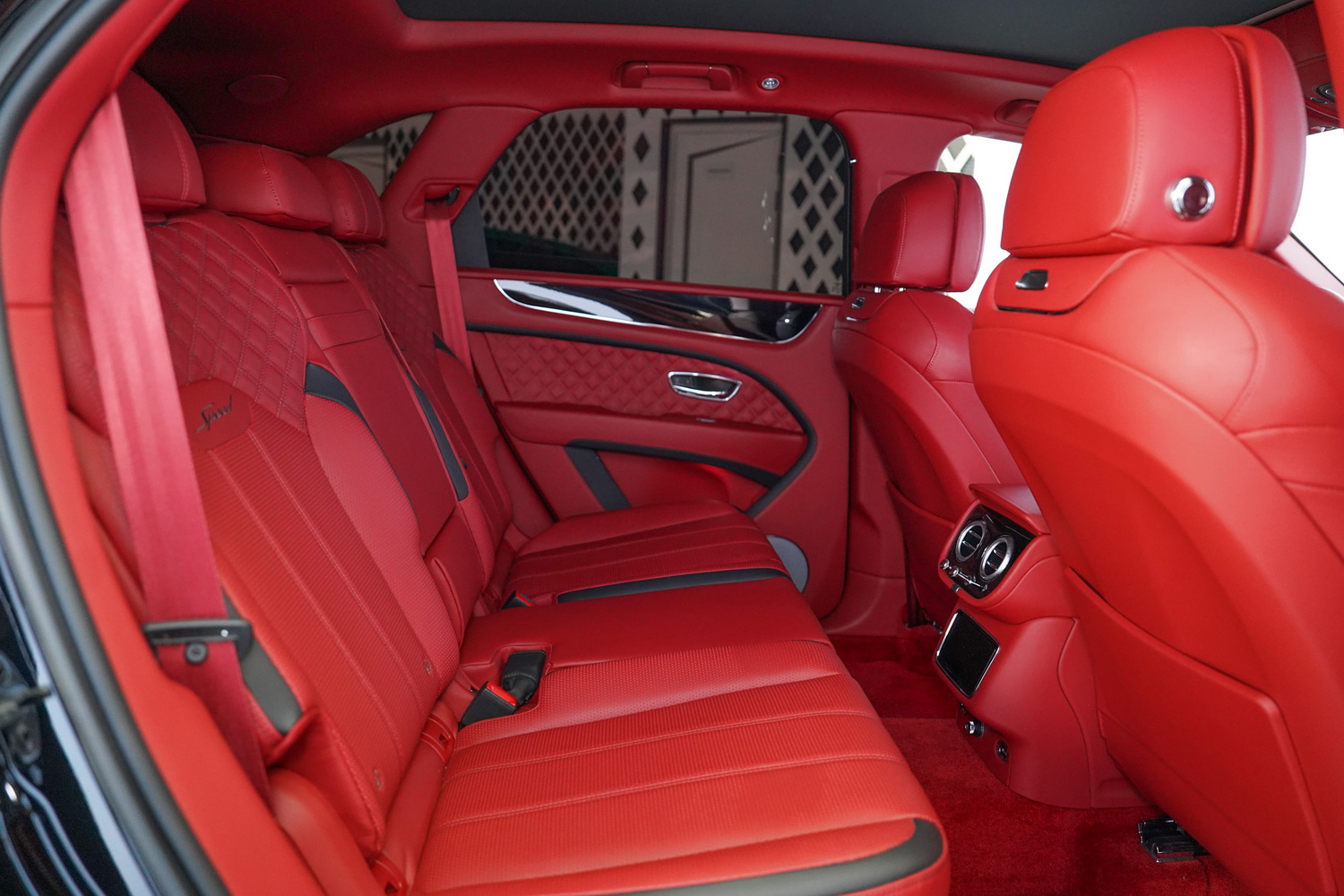 Bentley Bentayga Speed Black Edition W12