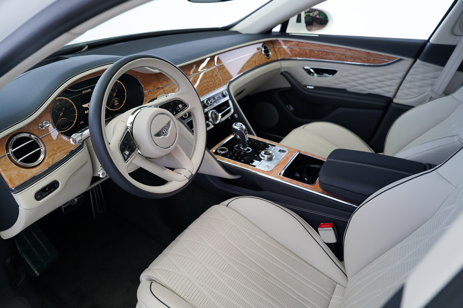 Bentley Flying Spur Mulliner V8