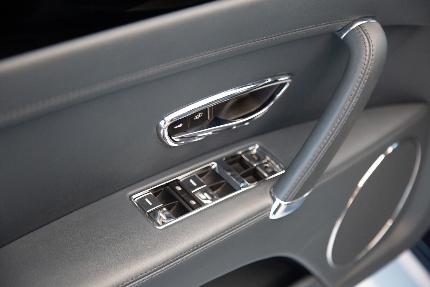 Bentley Flying Spur V8