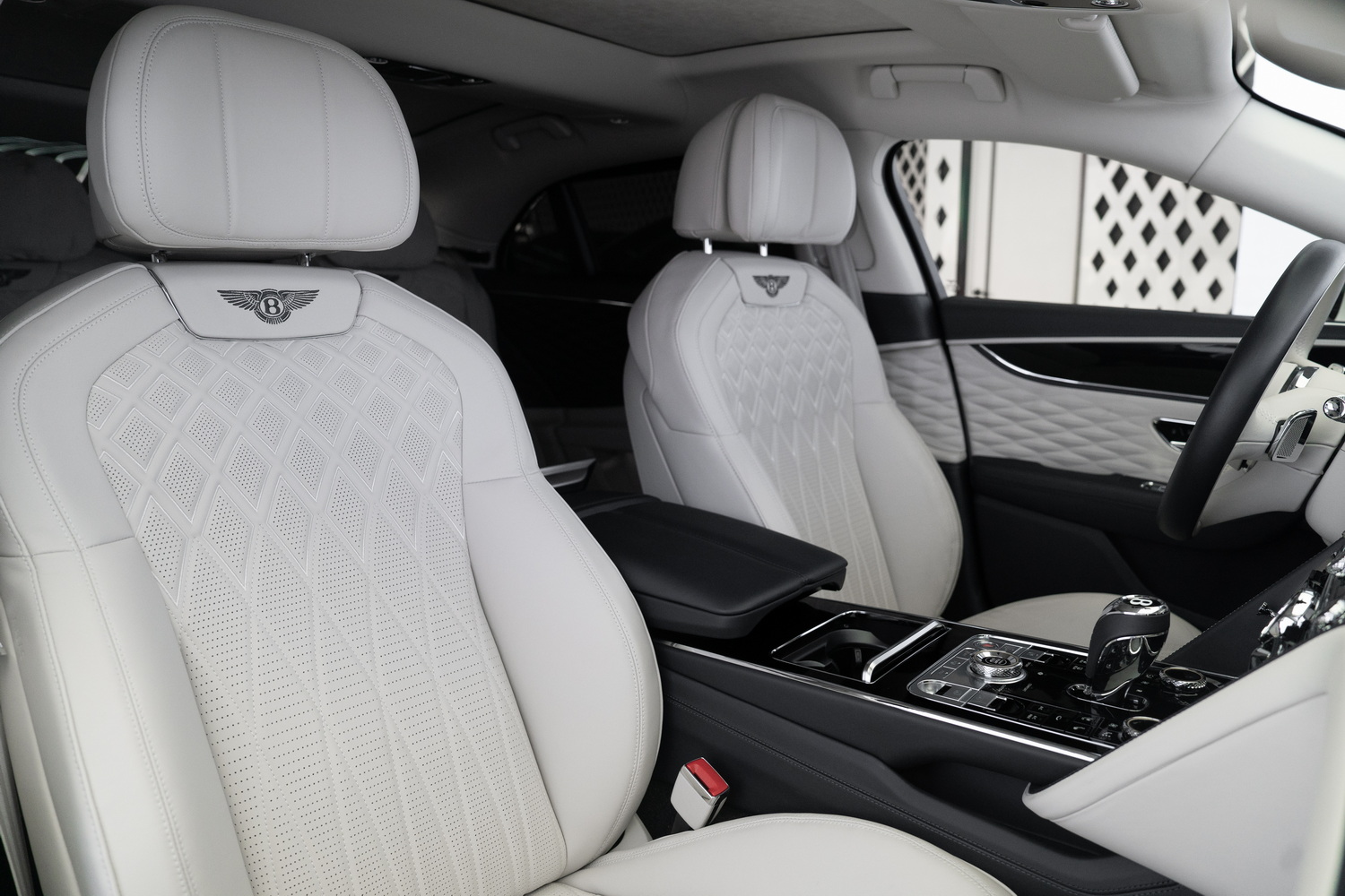 2021 White Bentley Flying Spur V8 For Sale in Dubai, UAE