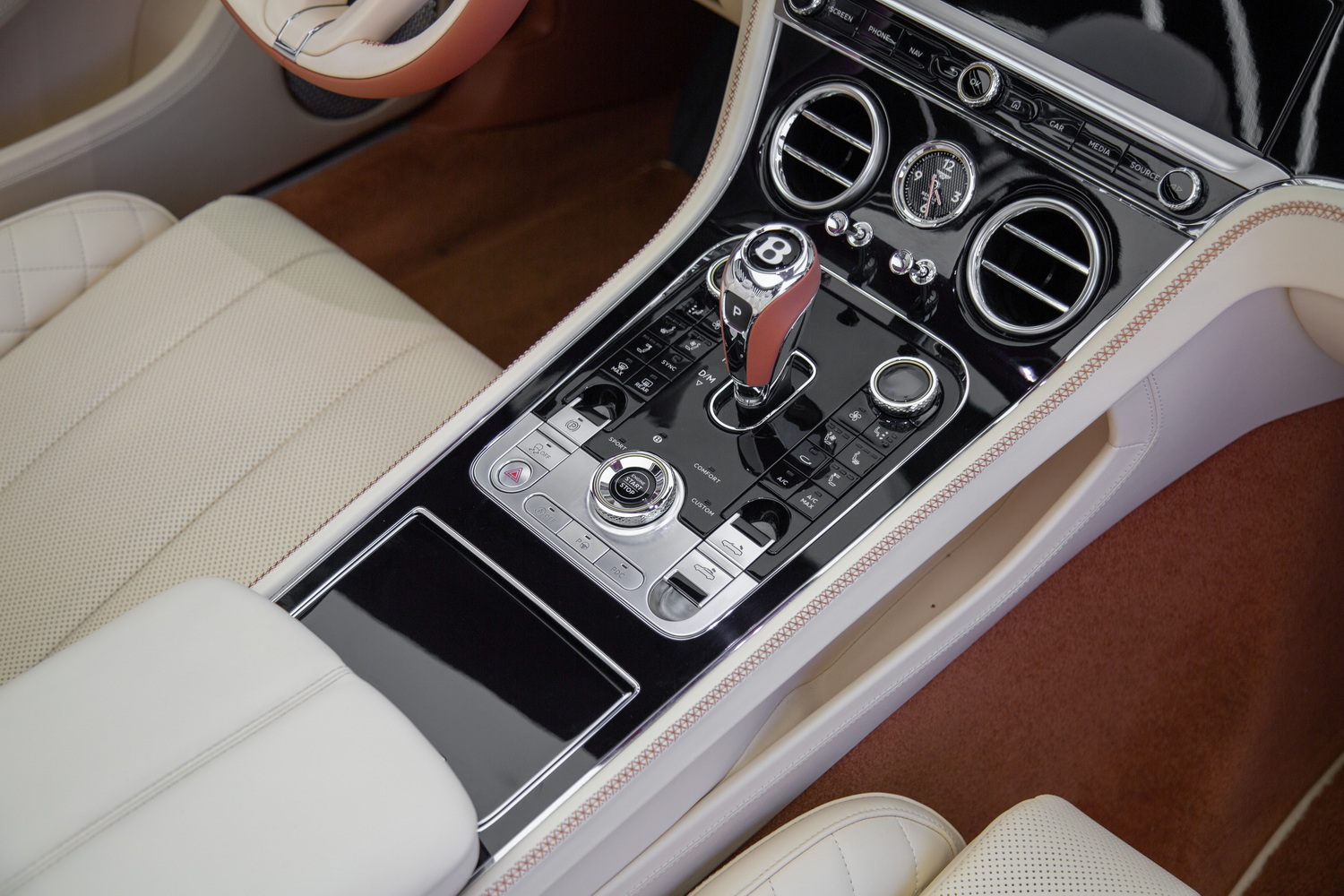Used 2022 Bentley GTC V8 Black Edition For Sale in Dubai, UAE