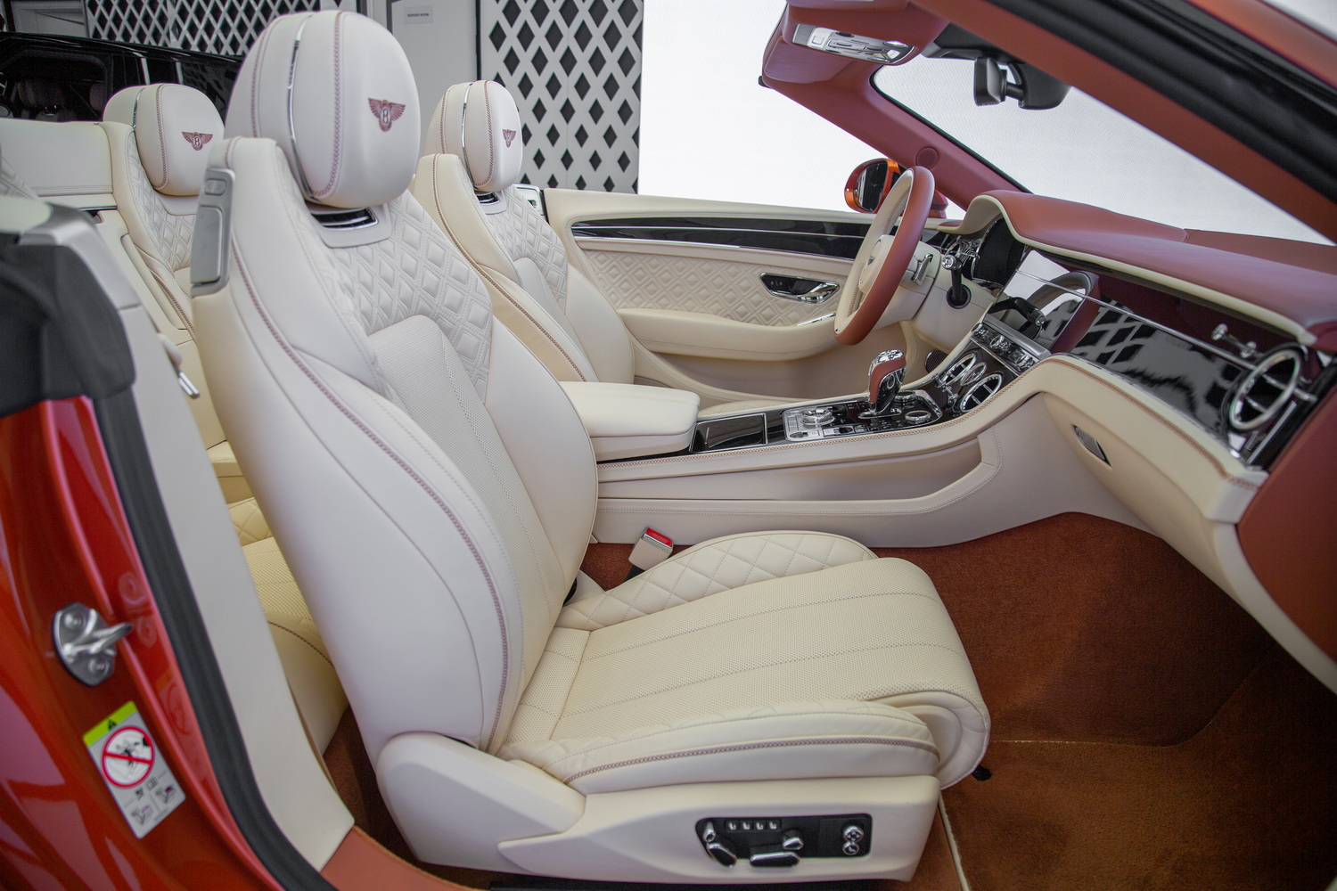 Used 2022 Bentley GTC V8 Black Edition For Sale in Dubai, UAE