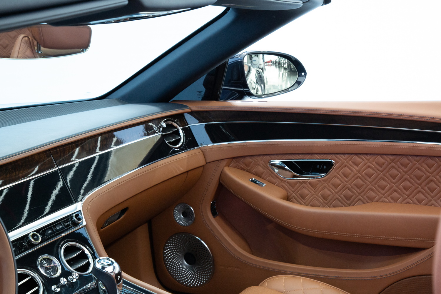 Used 2022 Bentley Continental GTC V8 For Sale in Dubai, UAE