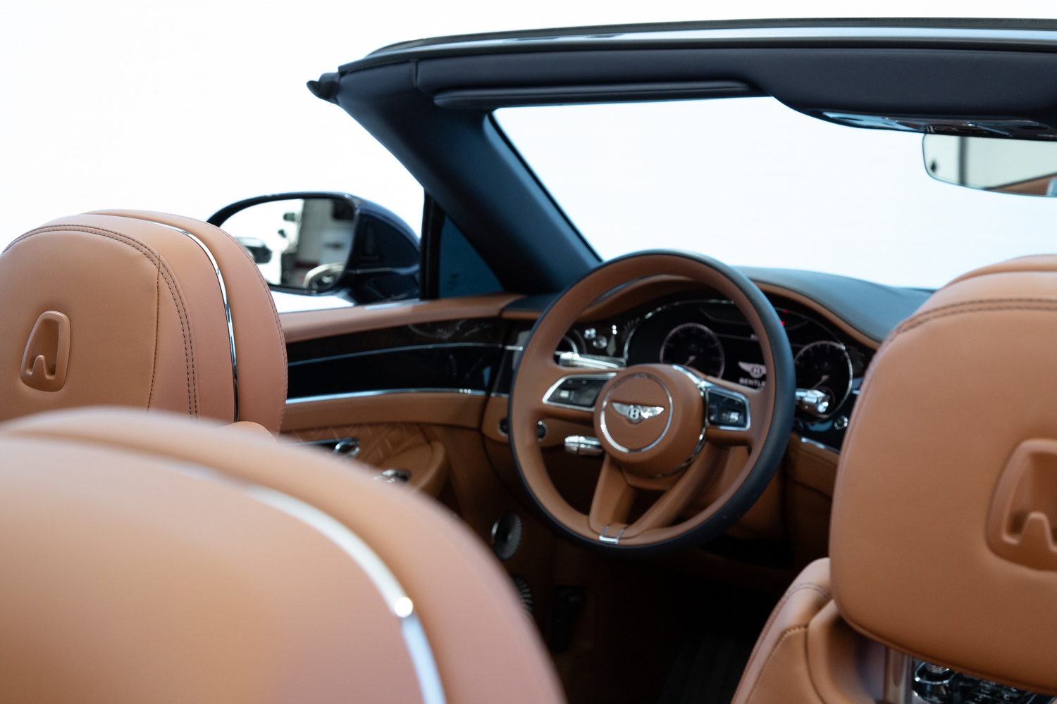 Used 2022 Bentley Continental GTC V8 For Sale in Dubai, UAE