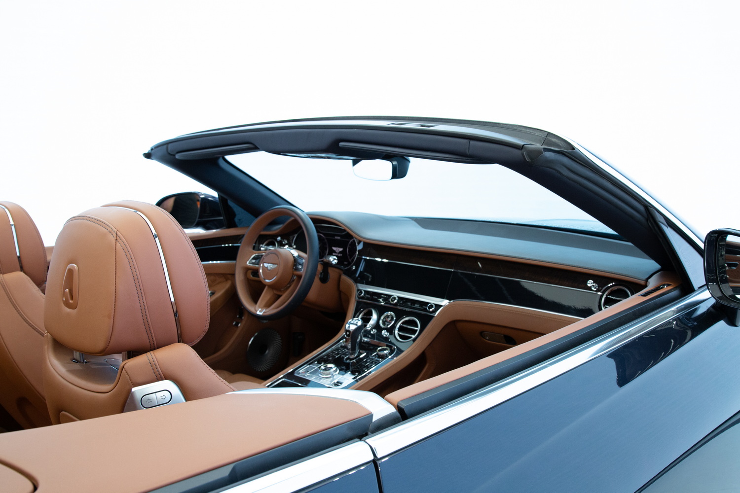Used 2022 Bentley Continental GTC V8 For Sale in Dubai, UAE