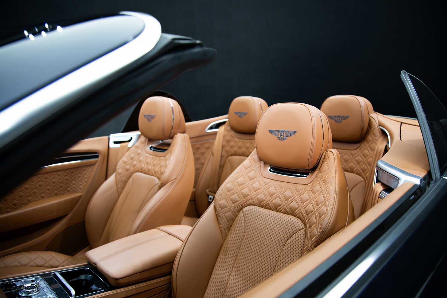 Used 2022 Bentley Continental GTC V8 For Sale in Dubai, UAE