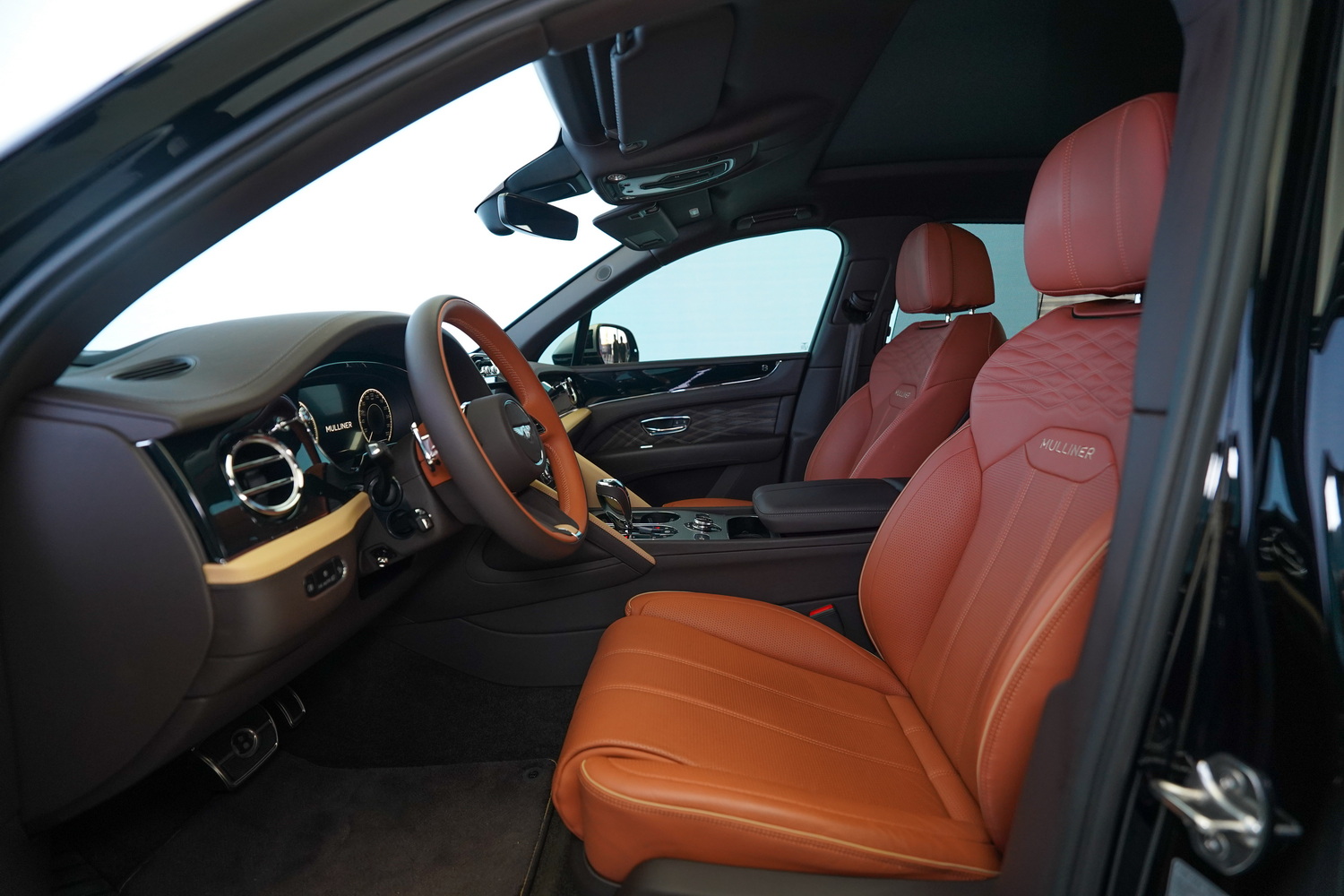 Bentley Bentayga Azure EWB V8 Mulliner
