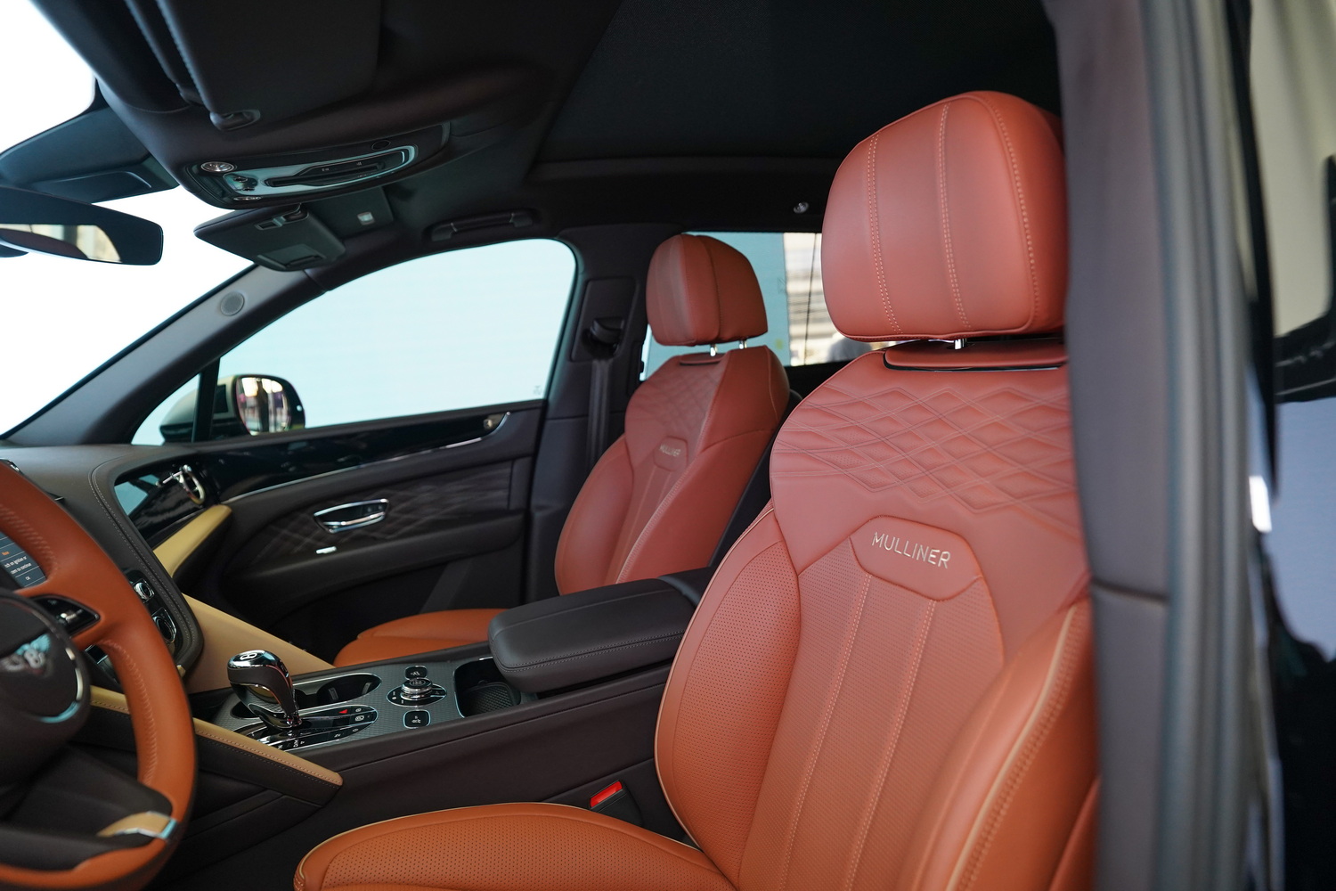 Bentley Bentayga Azure EWB V8 Mulliner