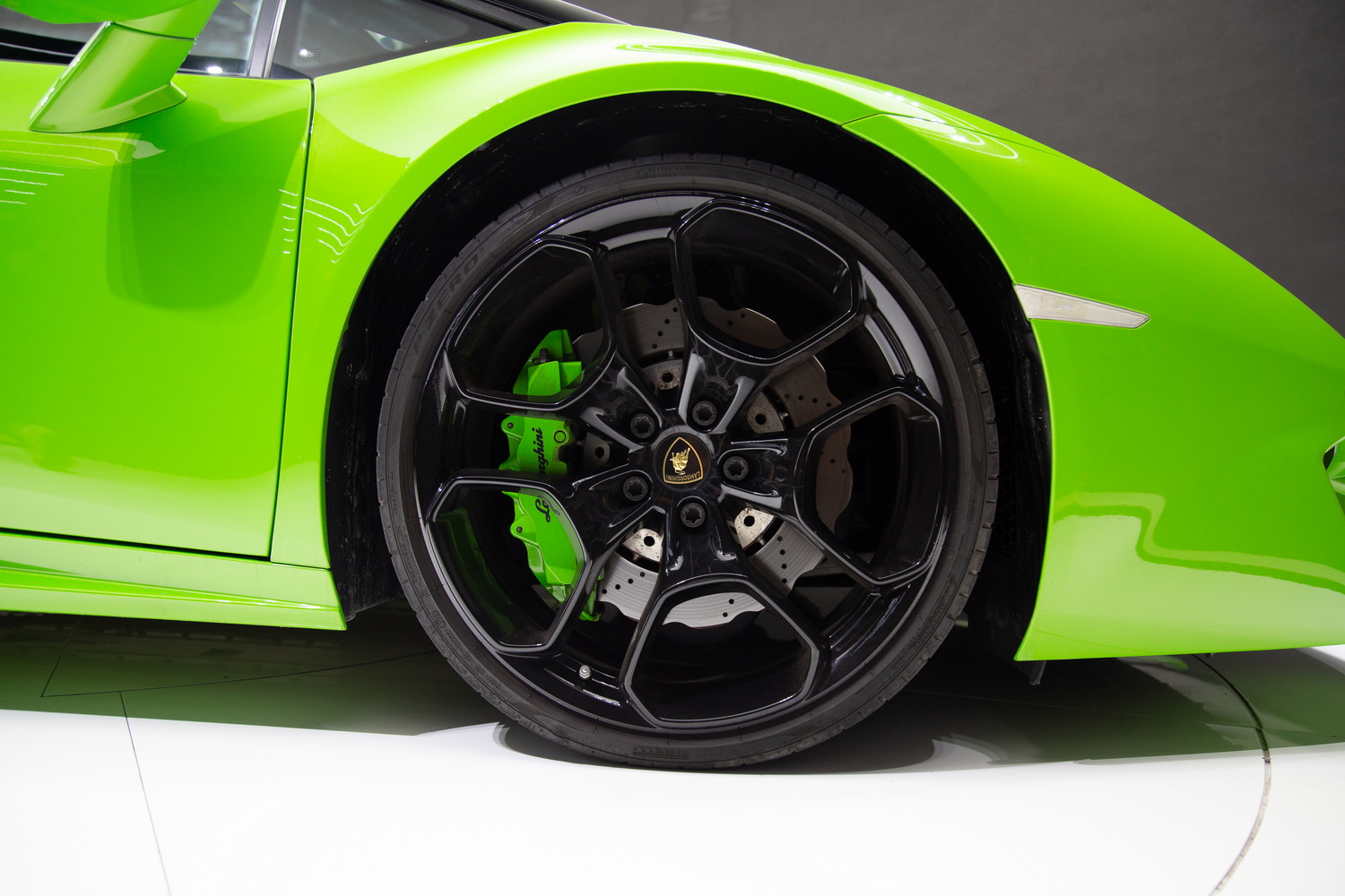 2019 Green Huracan Spyder For Sale in Dubai, UAE