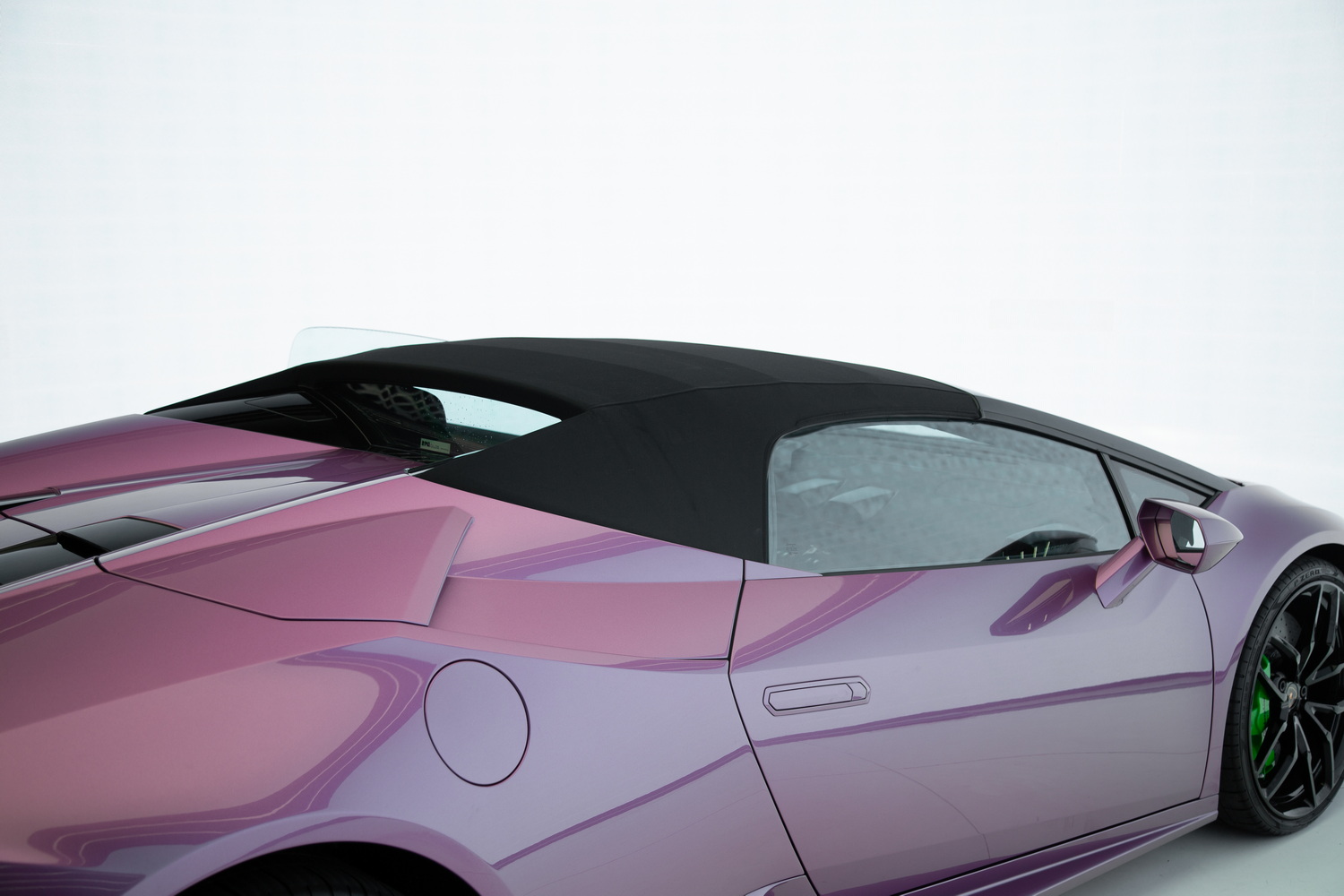 2017 Purple Huracan Spyder For Sale in Dubai, UAE