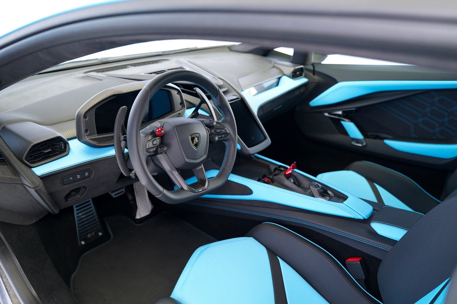 Lamborghini Revuelto