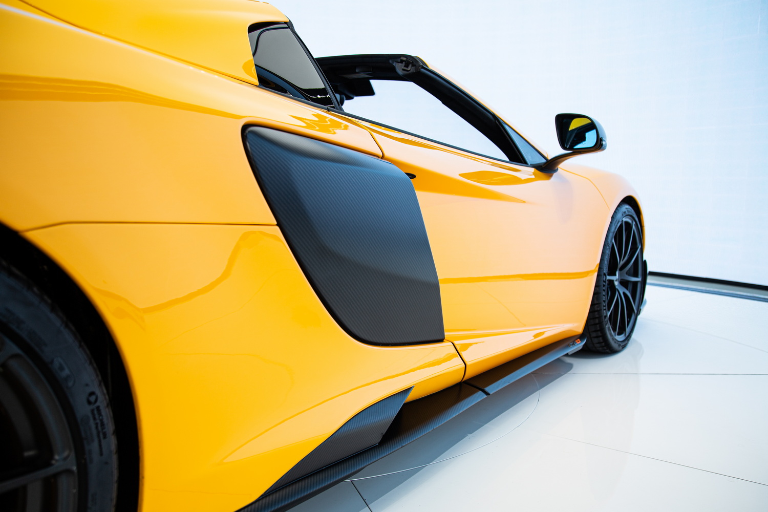 2016 McLaren 675LT Spider For Sale In Dubai UAE 2016-mclaren-675lt-spider-for-sale-in-dubai-uae