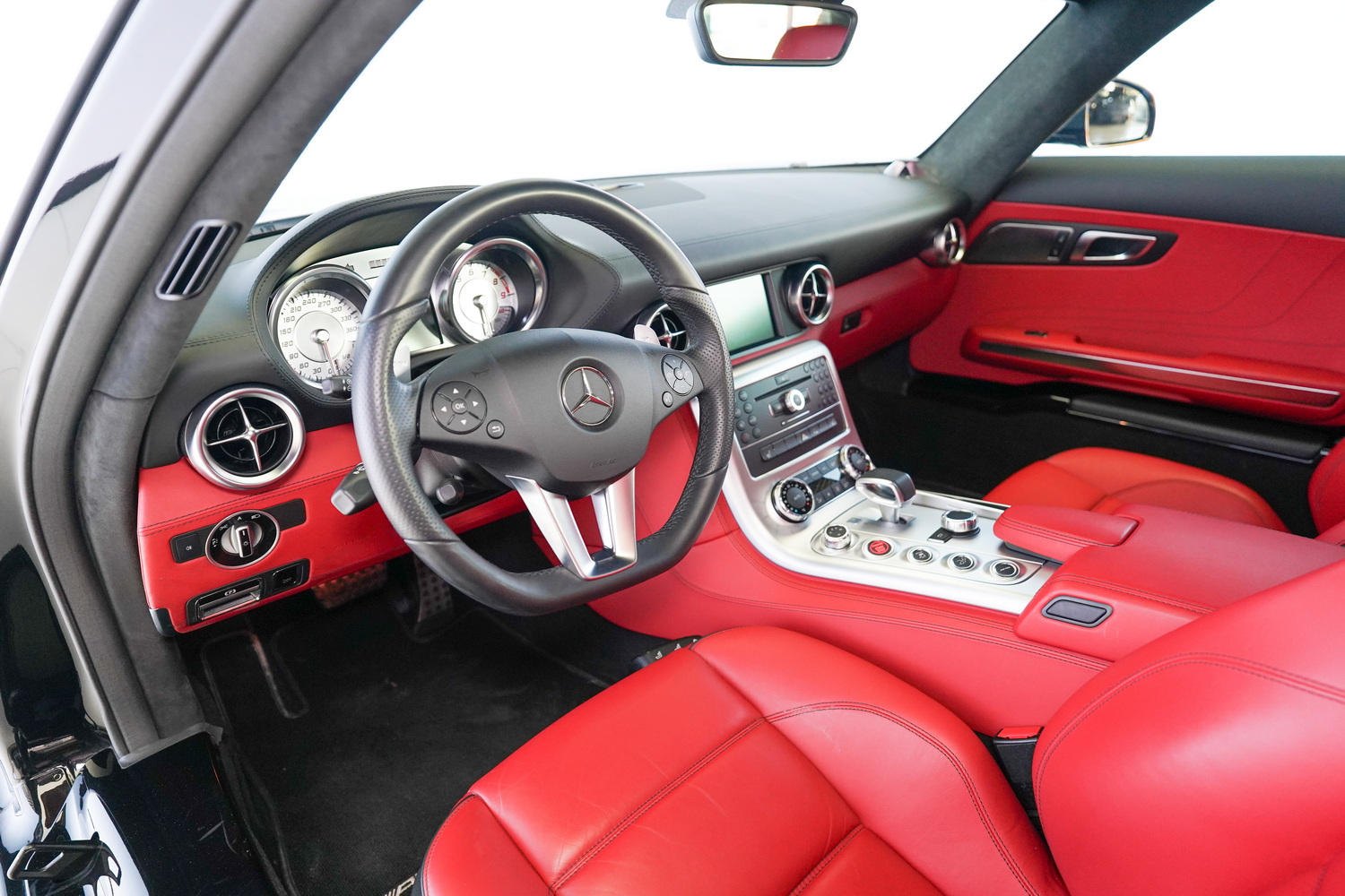Mercedes Benz SLS AMG