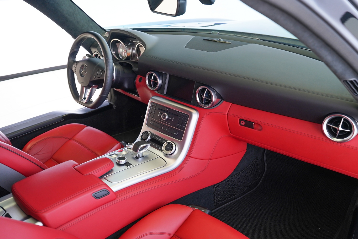 Mercedes Benz SLS AMG