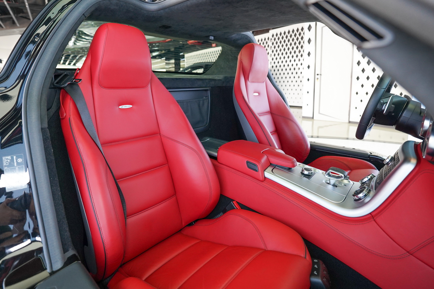 Mercedes Benz SLS AMG