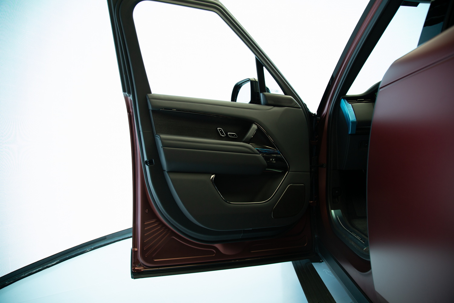 2023 Matt Red Range Rover SV Autobiography For Sale in Dubai, UAE