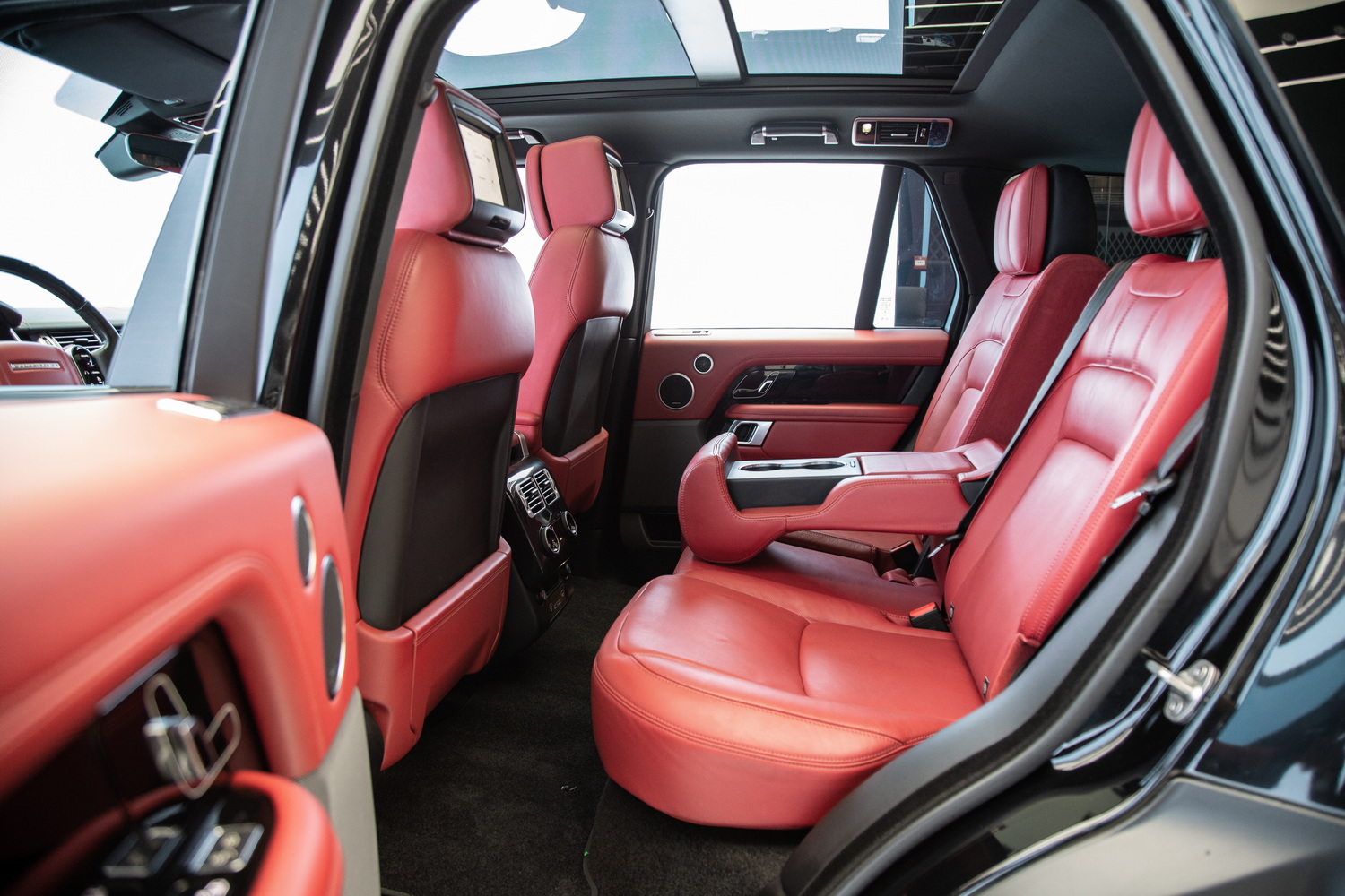 2018 Black Range Rover Vogue SE Supercharged V6 For Sale in Dubai, UAE