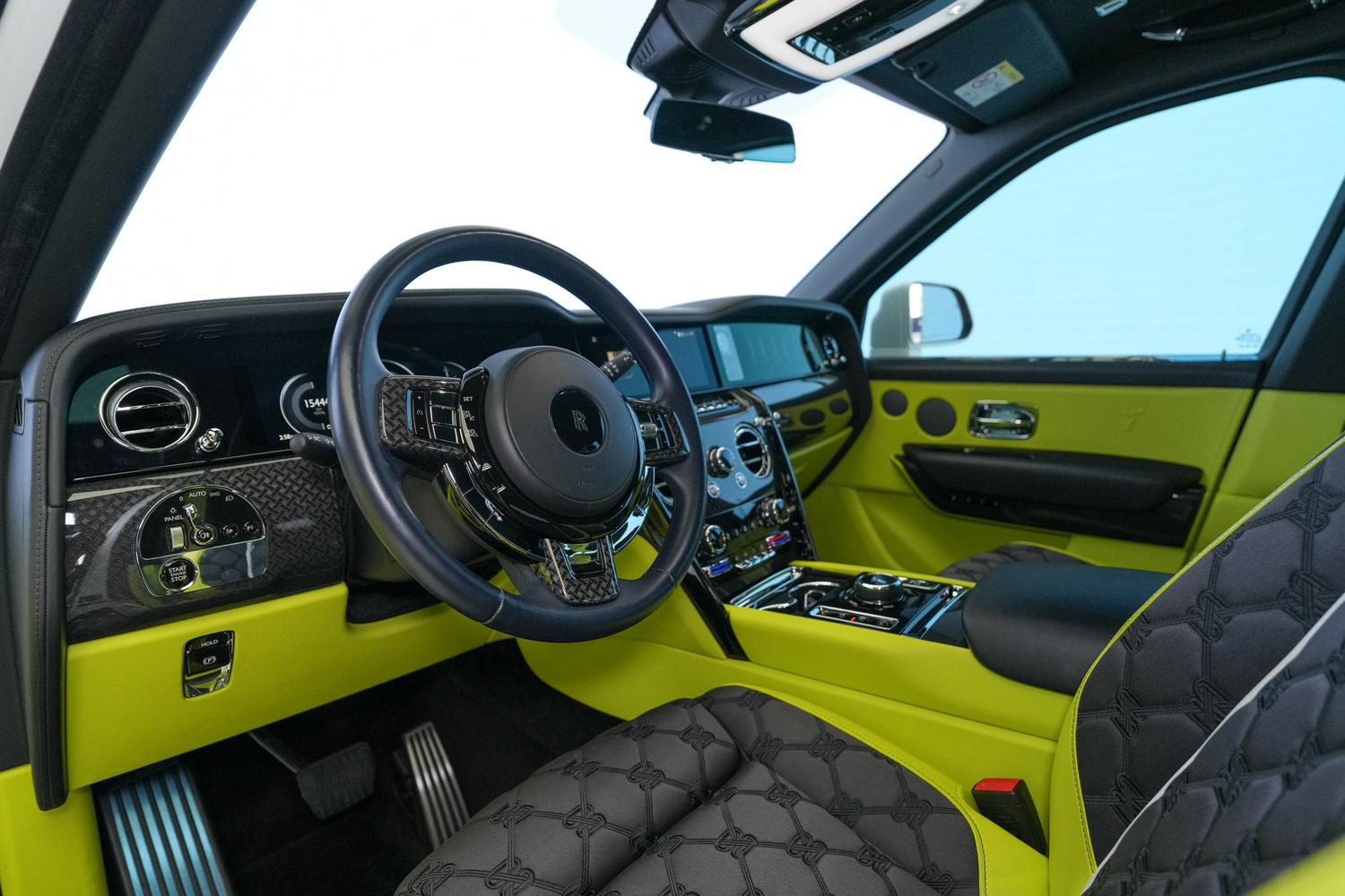 Rolls Royce Cullinan Black Badge Duality Seats