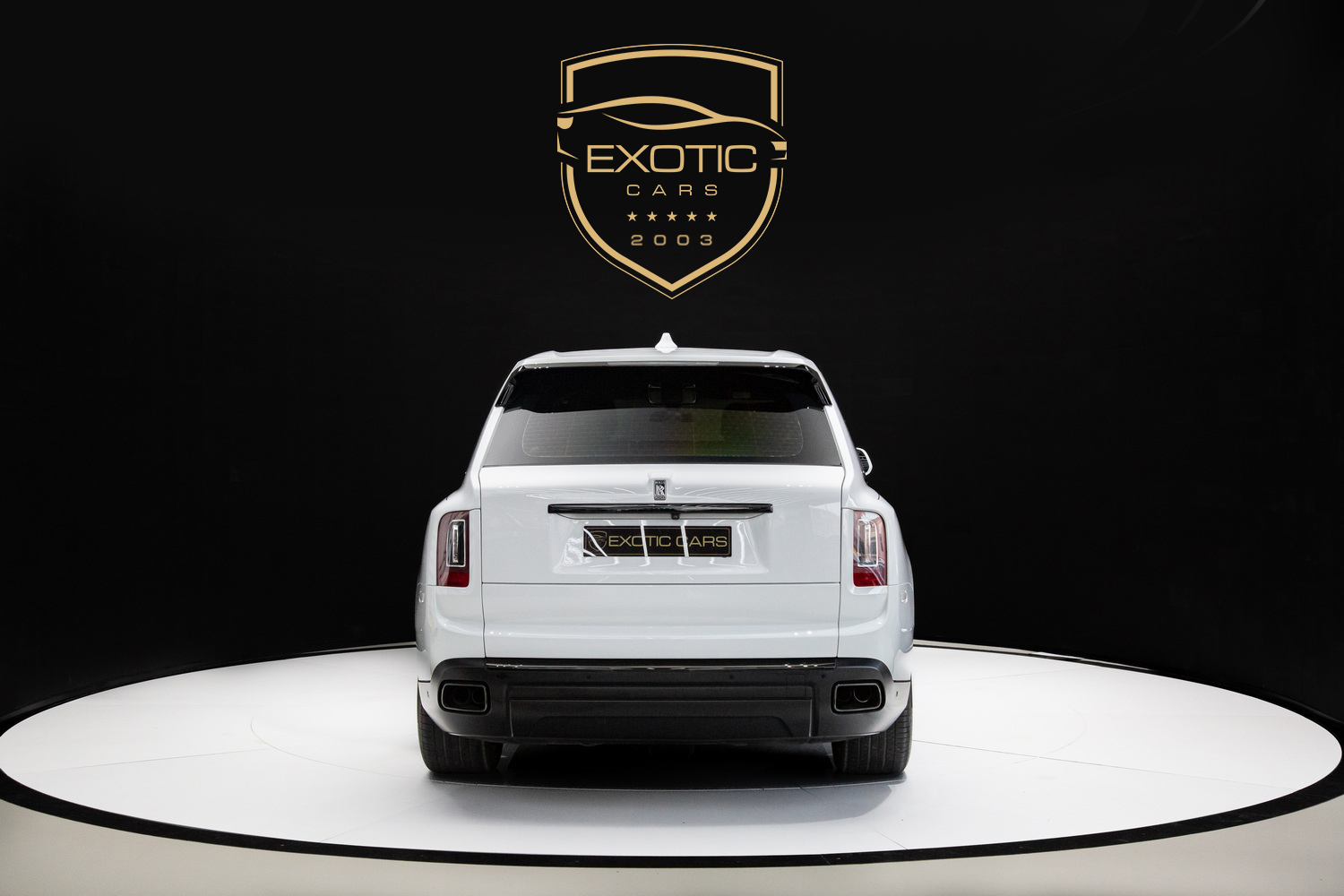 Used 2020 White Rolls Royce Cullinan Black Badge For Sale in Dubai, UAE