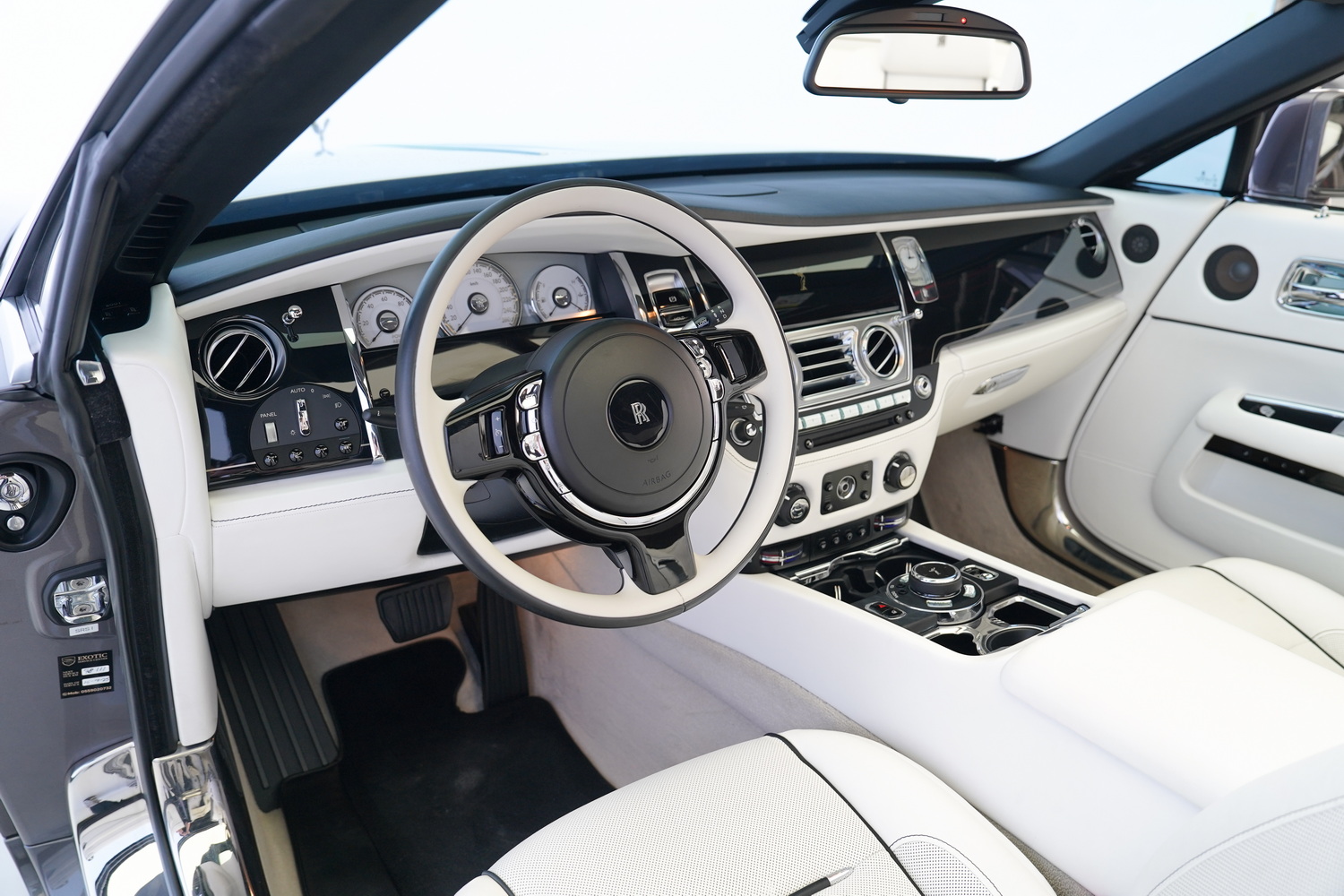 2016 Grey Silver Rolls Royce Dawn For Sale In Dubai UAE 2016-grey-silver-rolls-royce-dawn-for-sale-in-dubai-uae