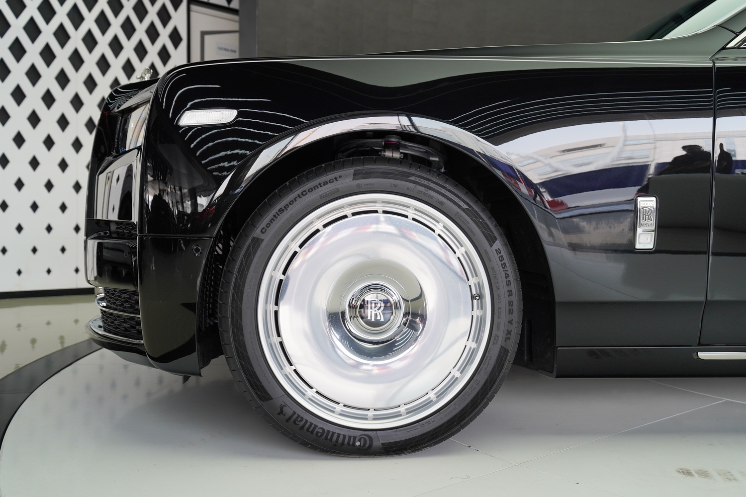 Rolls Royce Phantom EWB